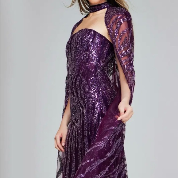 Elegant Purple Sequin Evening Gown - Picture 4 of 4